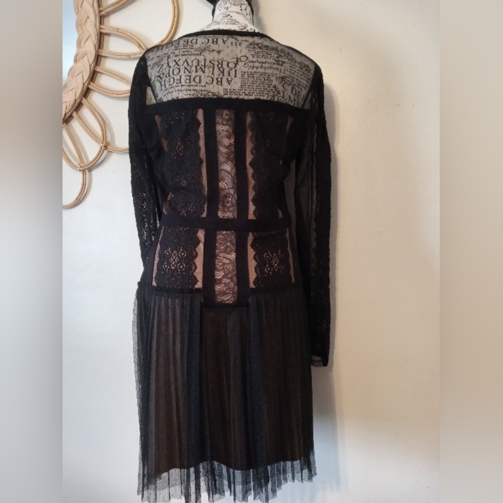 BCBG Maxazria Black Lace Long Sleeves Cocktail Dress Size M - Picture 9 of 13